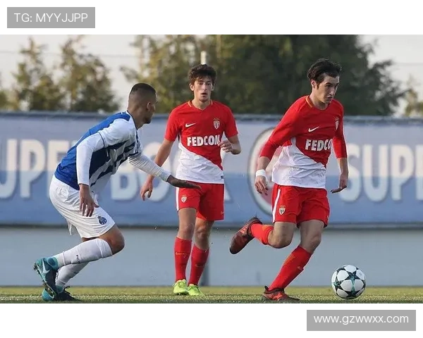 摩纳哥逆转险胜尼斯 大巴黎夺冠希望破碎法甲冠军悬念再起 摩纳哥逆转险胜尼斯 大巴黎夺冠希望破碎法甲冠军悬念再起